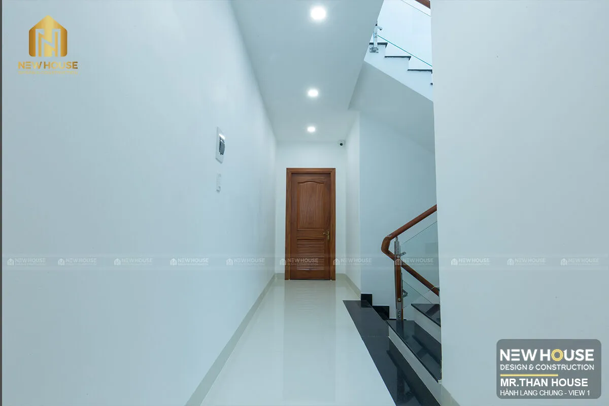 Bàn Giao Nhà Phố Mang Phong Cách Nội Thất Hiện Đại 21 Hanh lang chung V1.jpg